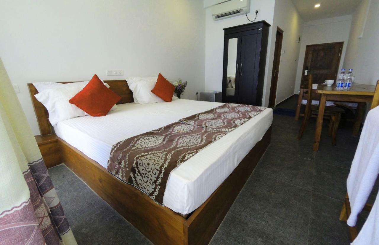 Wave Beach Resort Unawatuna Exteriör bild